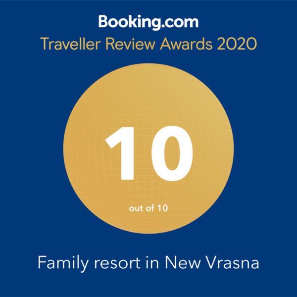 Family Resort In Vrasná Exteriör bild